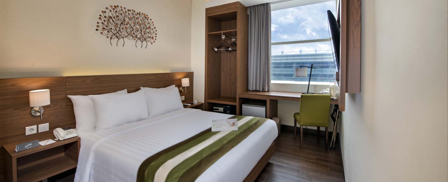 Room Whiz Poins Square